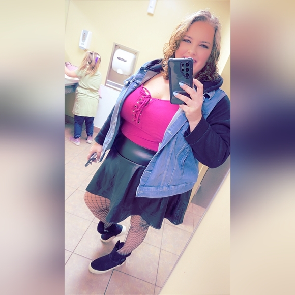 Meet your Posher, Leyna - Picture 5 of 14